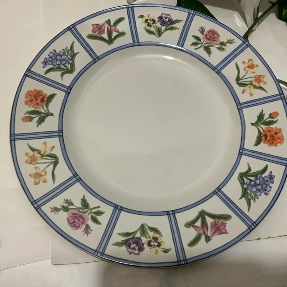 2 AMERICAN ATELIER ELIZABETH 5020 Dinner Plate Granny Core Floral Gingham A2